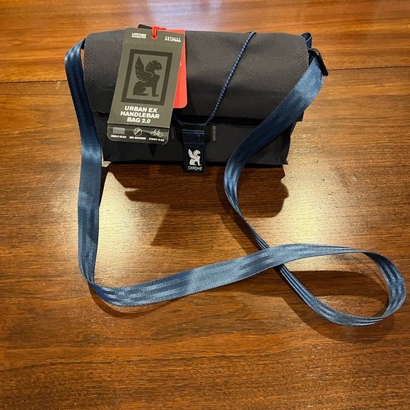 Chrome Industries Urban Ex 2.0 Handlebar Bag - Picture 2 of 2